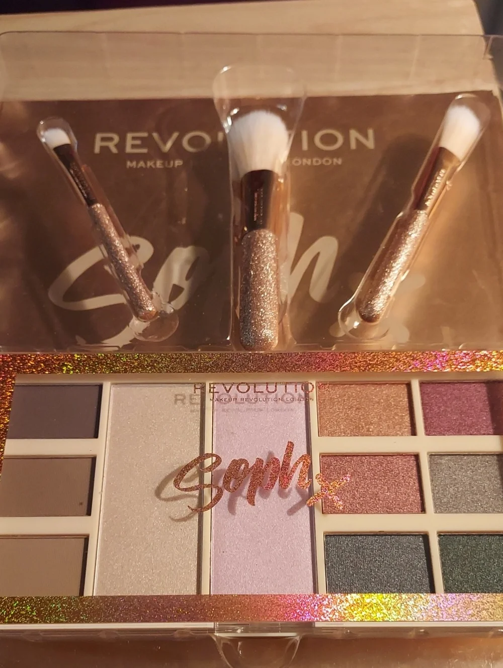 Revolution Eyeshadow Palette & Glitter Brush Set — Rose Gold, Pink, Purple